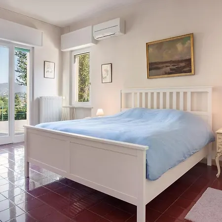 Villa Belvedere-con Piscina A Bardolino *